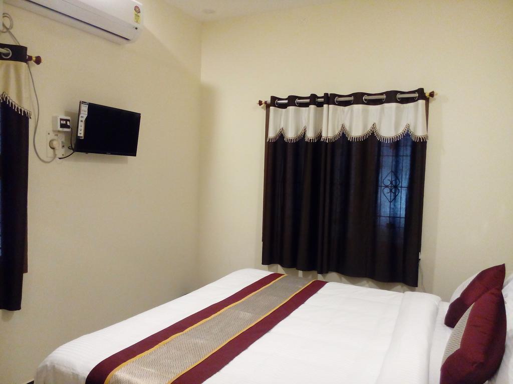 Barnabas Homestay Thanjavur Esterno foto