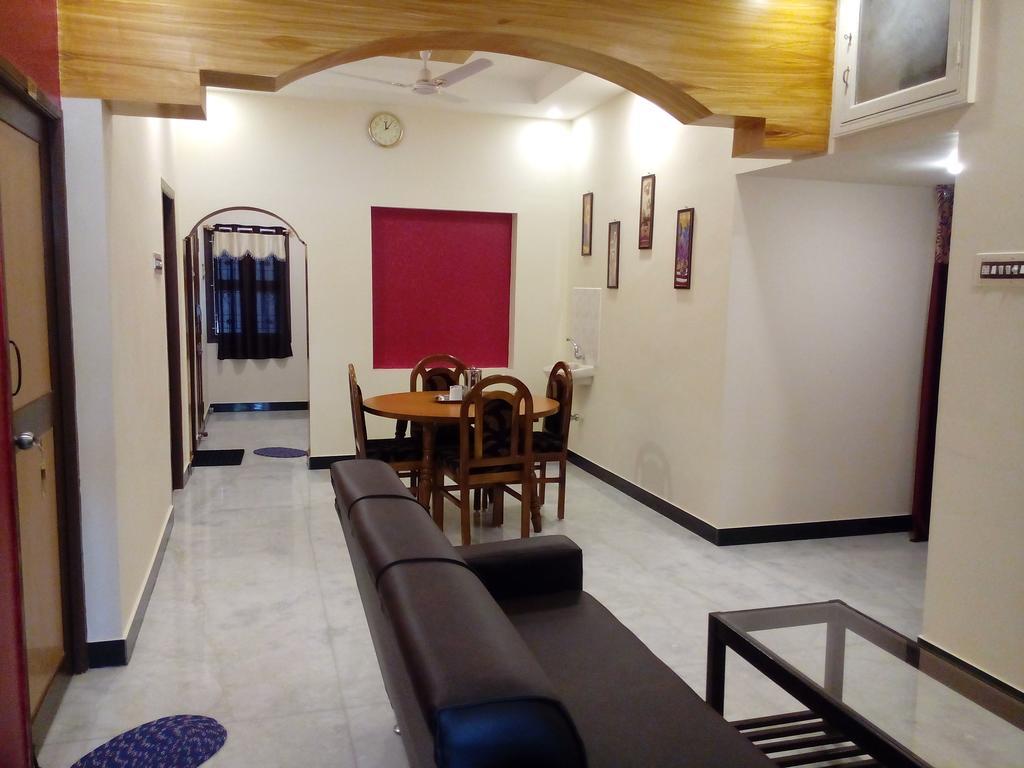 Barnabas Homestay Thanjavur Esterno foto